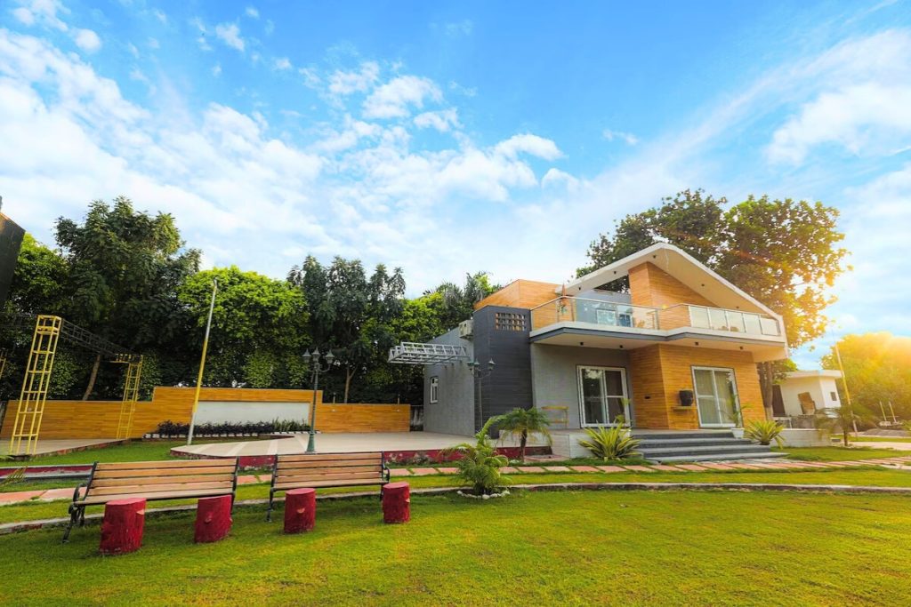 Farmhouse 1234 – Marwah Farmhouse | 6 BHK Farmhouse, Alipur