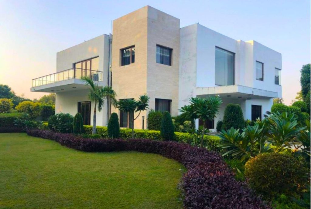 9988 – Gumber Farmhouse | 5 BHK Farmhouse, Chattarpur