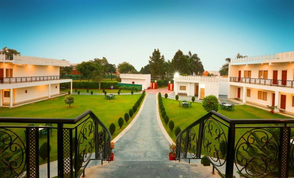 Aapno Ghar Resort