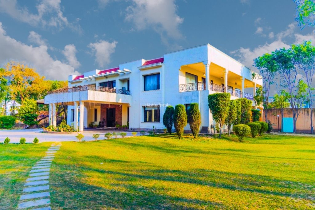 5252 – Luxotica Farmhouse | 6 BHK Luxury Farmhouse, Chattarpur