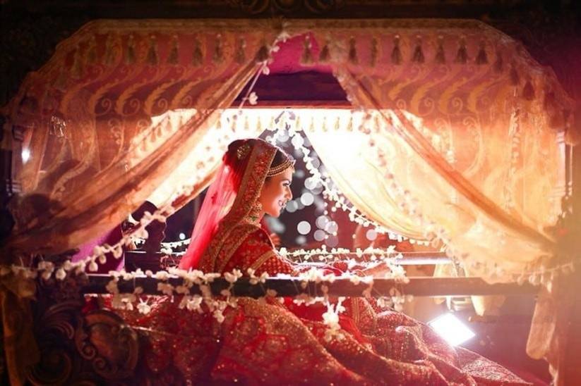 Royal & Regal: Palanquin (Doli) Entry