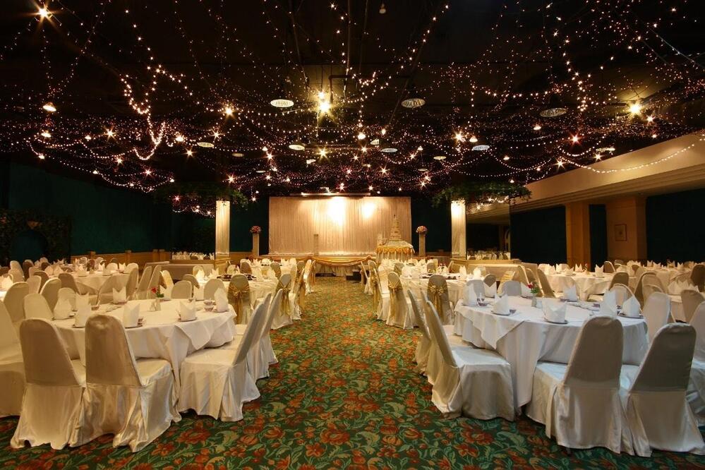 Fairy Lights + Drapes = Dreamy Ambience