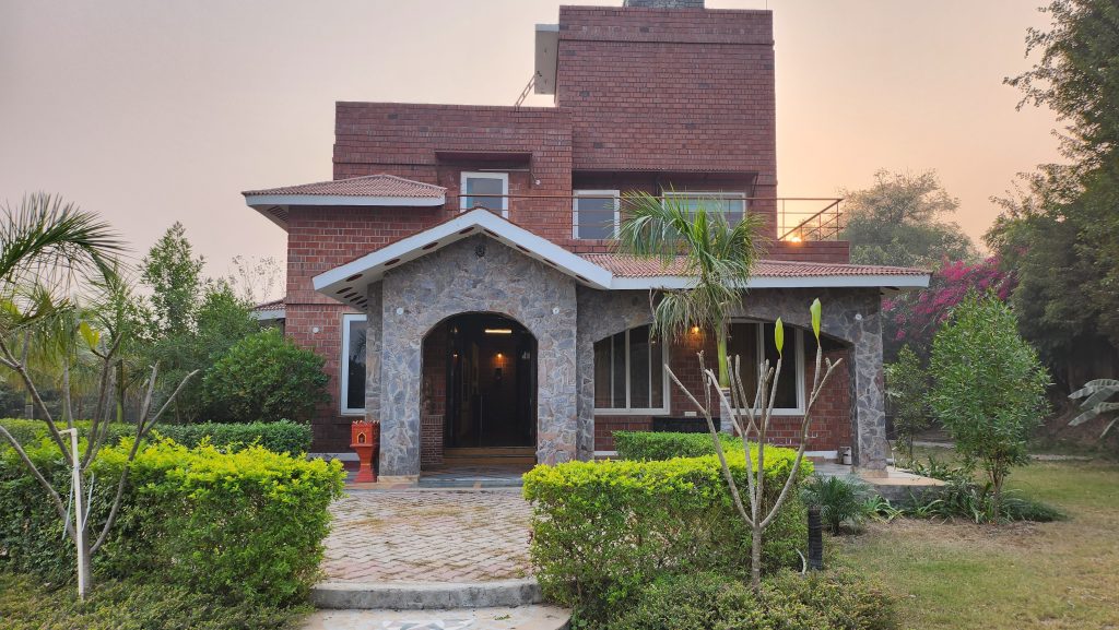 Tapovan Farmhouse front image