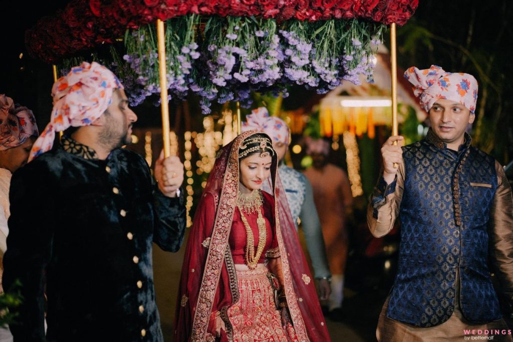 Classic & Timeless: The Traditional Aisle Walk