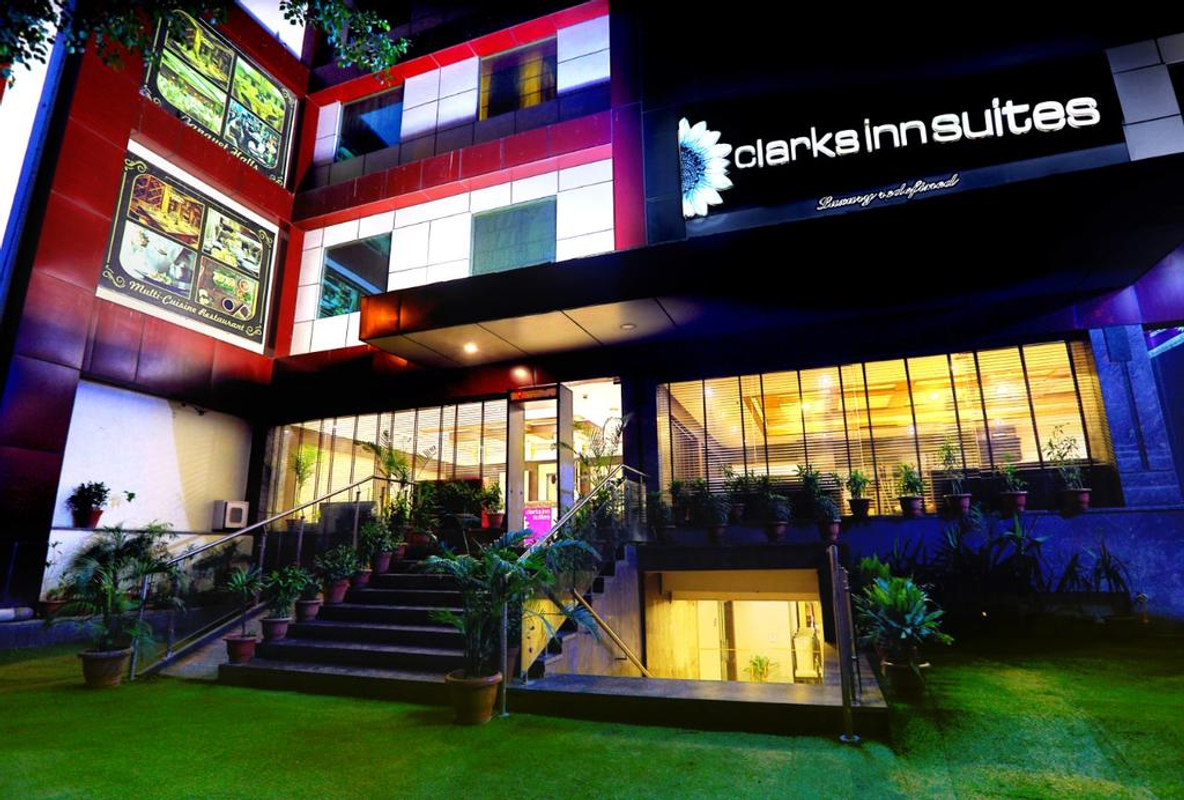 Clark Inn Suites
