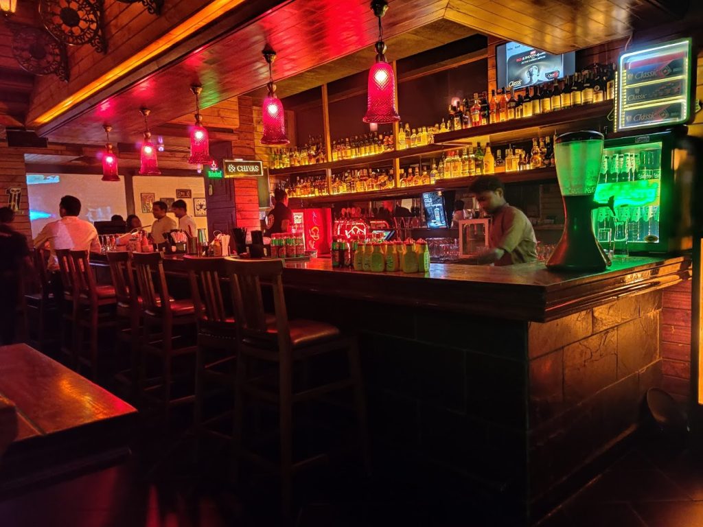 Downtown Diner & Fresh Beer Cafe - Best place for night clubing