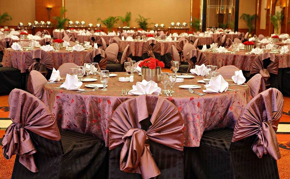 Eros Hotel: luxury banquet hall in south delhi