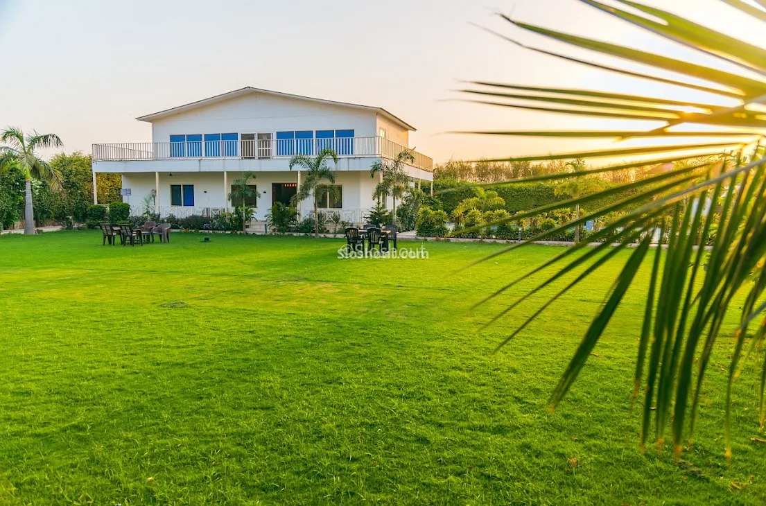 Farmhouse in Noida