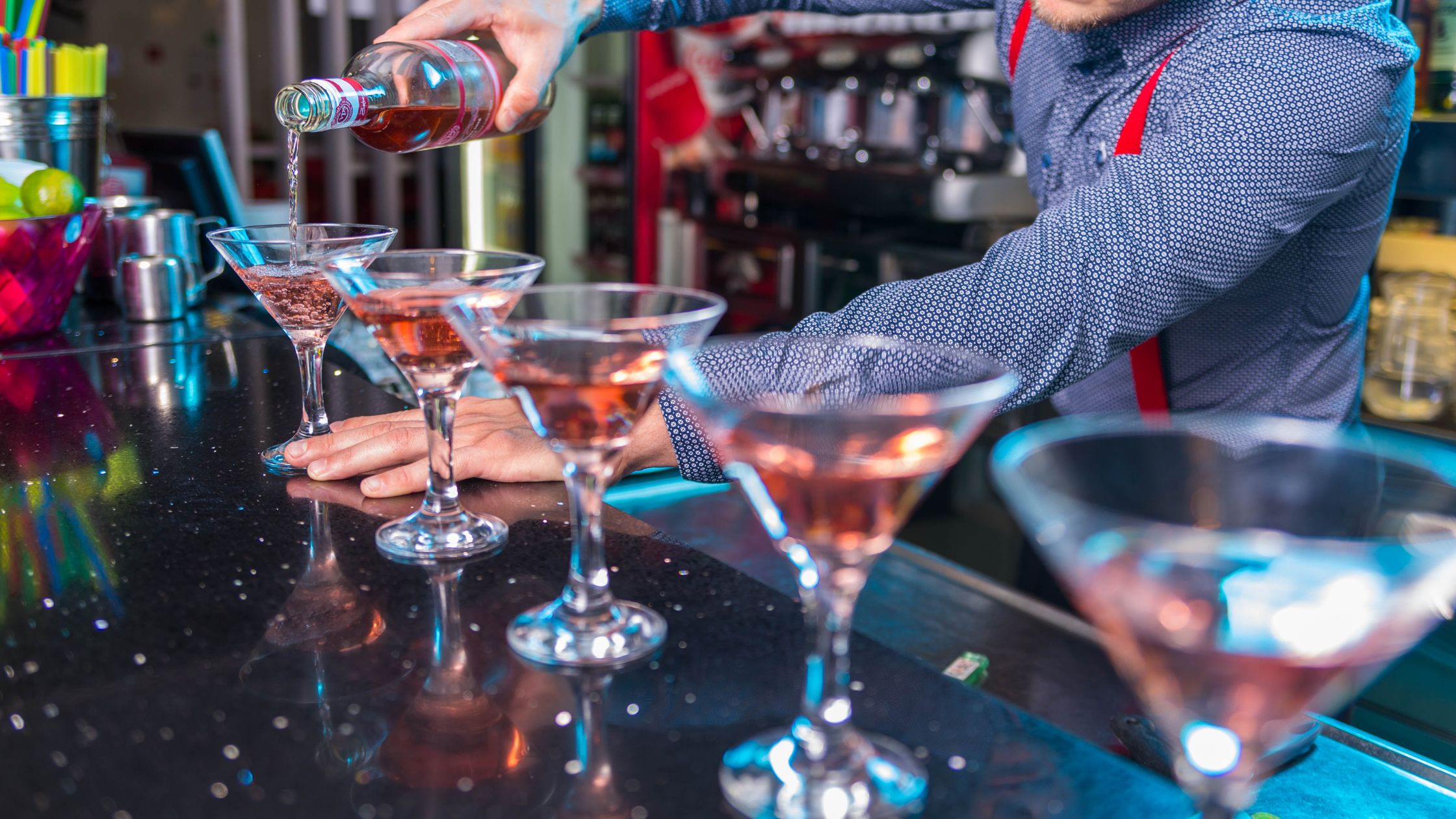 How to throw a cocktail party planning