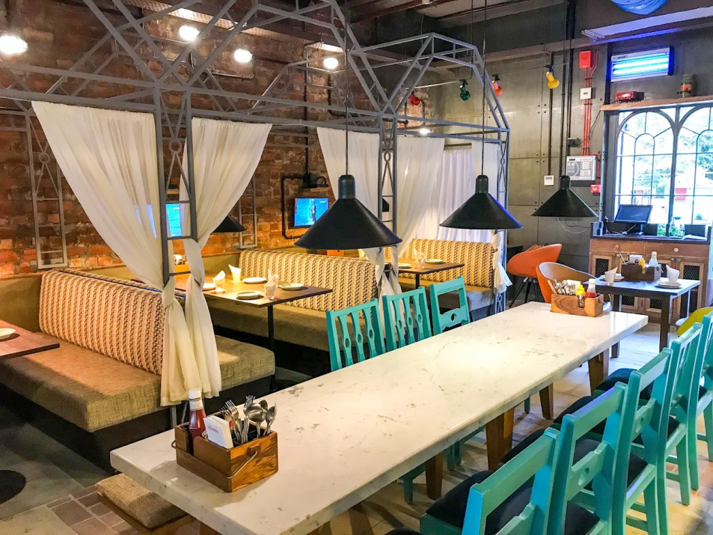 Café Delhi Heights