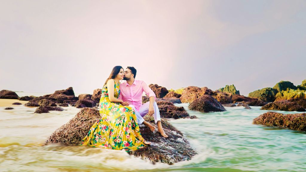Benefits of Hiring Freelance Pre-Wedding Photographers | Sloshout