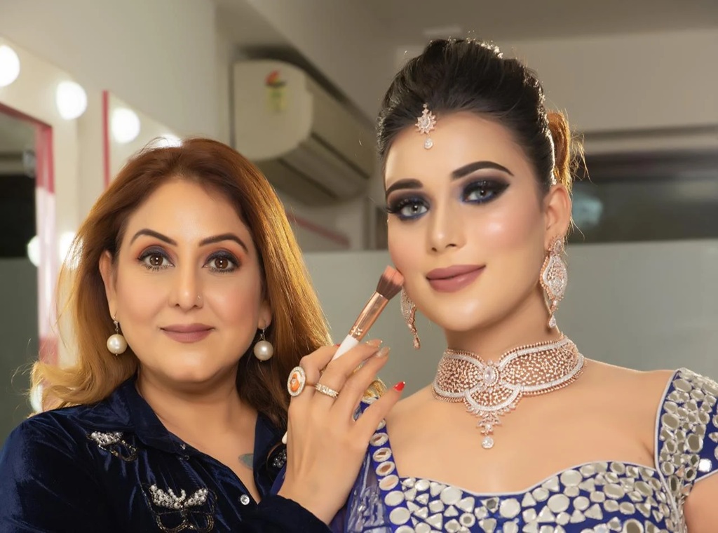 Meenakshi Dutt Makeovers | Best Makeup Artist in Delhi
