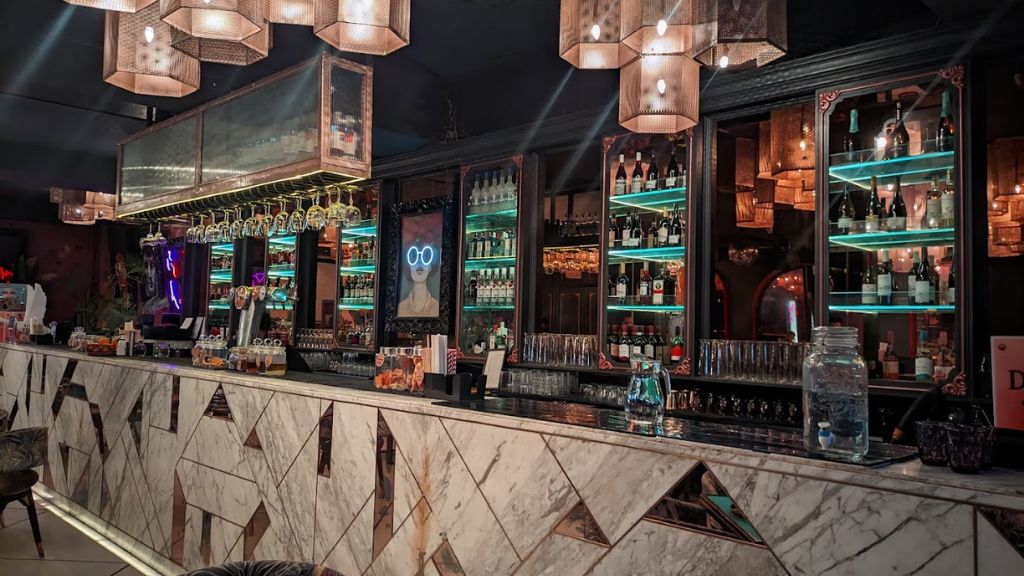 Molecule Air Bar