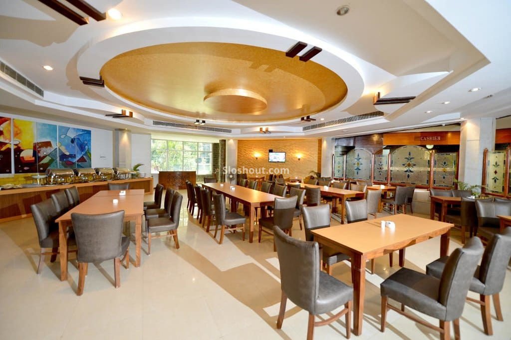 Rajhans Hotel