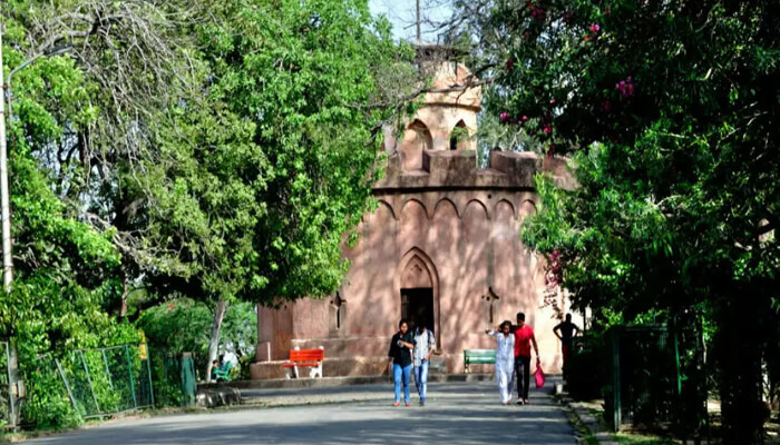 Ridge Road, North Campus