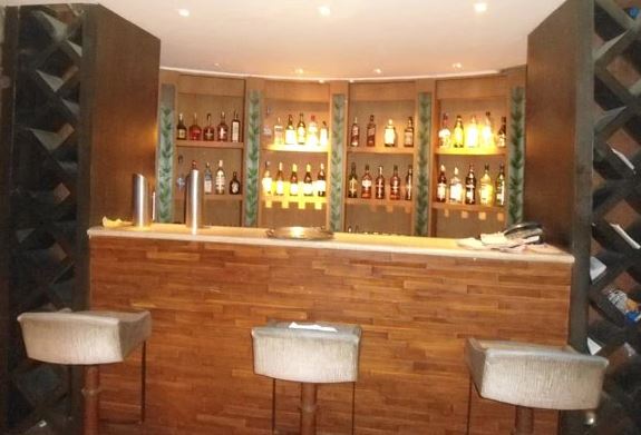 Sparkle Restro Bar - Skyhouse Sector 32 - Birthday Celebration Places in Noida