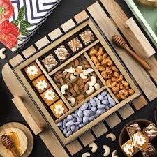 Fruits and dry fruits gift for guest
