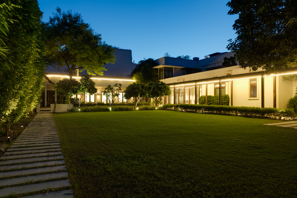 The Manor - marriage garden