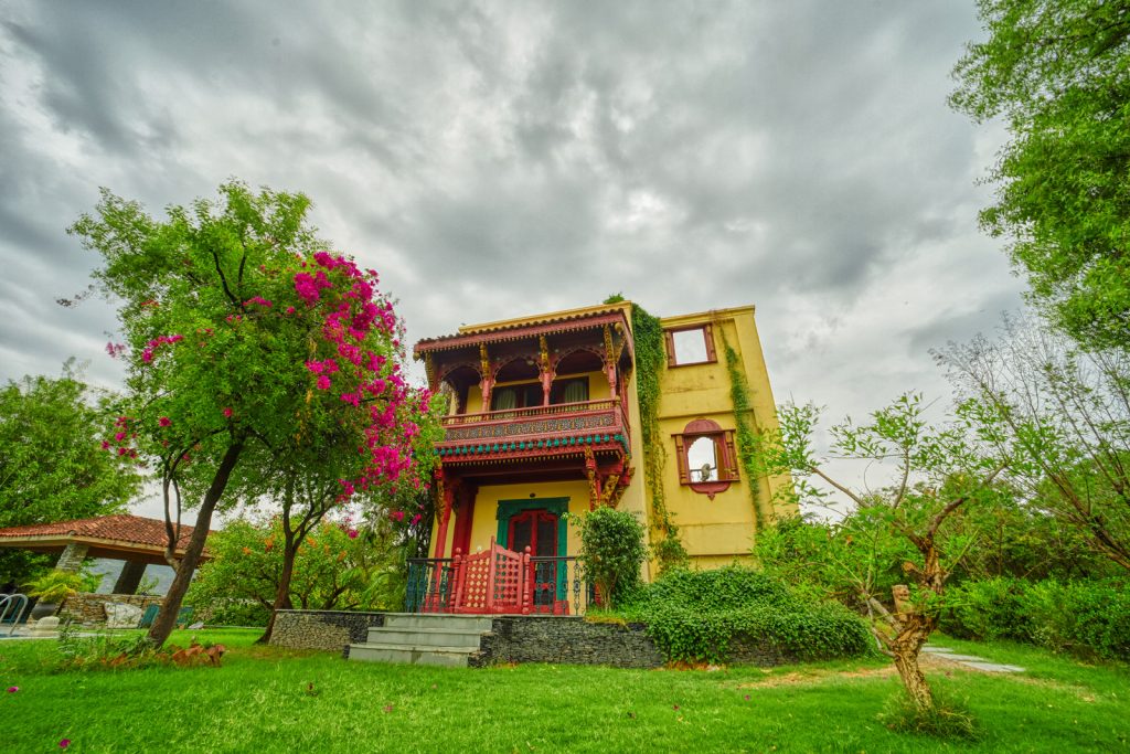 The Royal Retreat Farmhouse