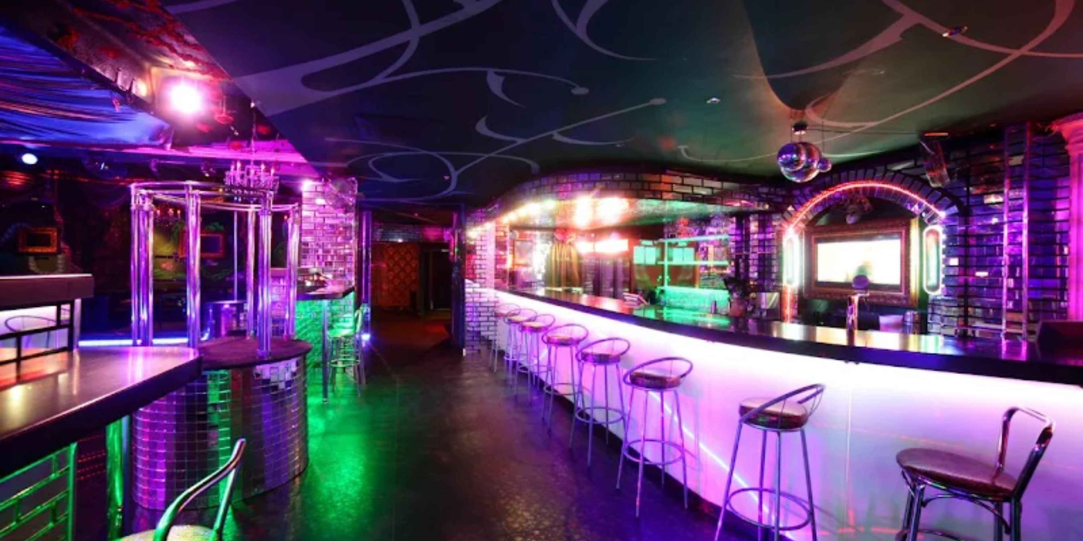 Nightclubs in Delhi 2026: Entry Fees, Dance Floors &amp; Party Vibes