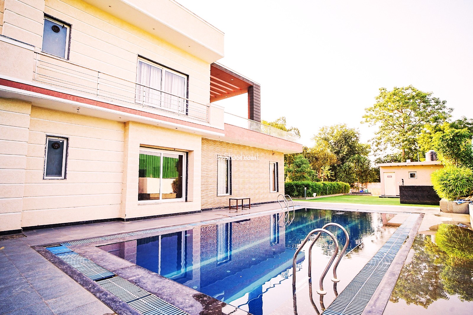 Affordable Villas in Noida for Party with Private Pool
