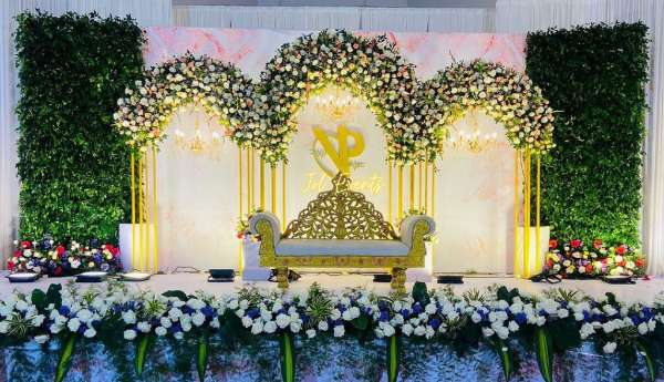 Luxury Wedding Stage Decoration with Flowers