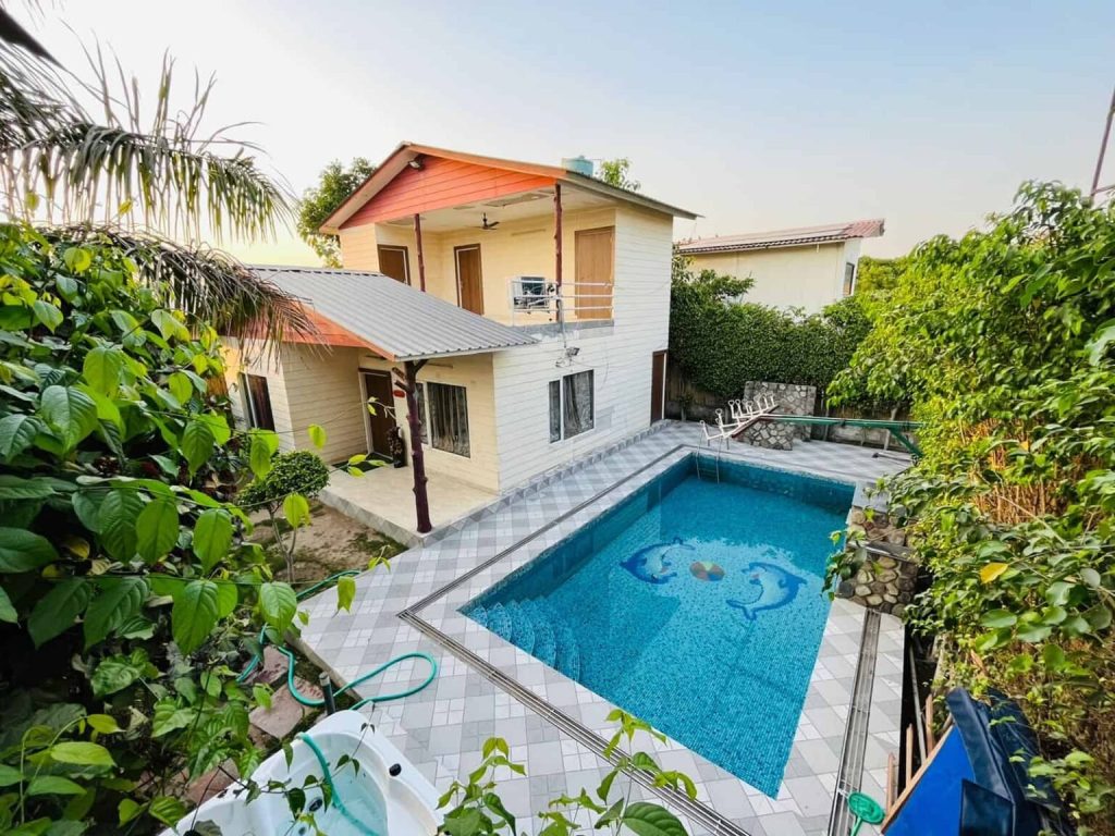 Yu Turn Farmhouse by Javitri Farm for stay
