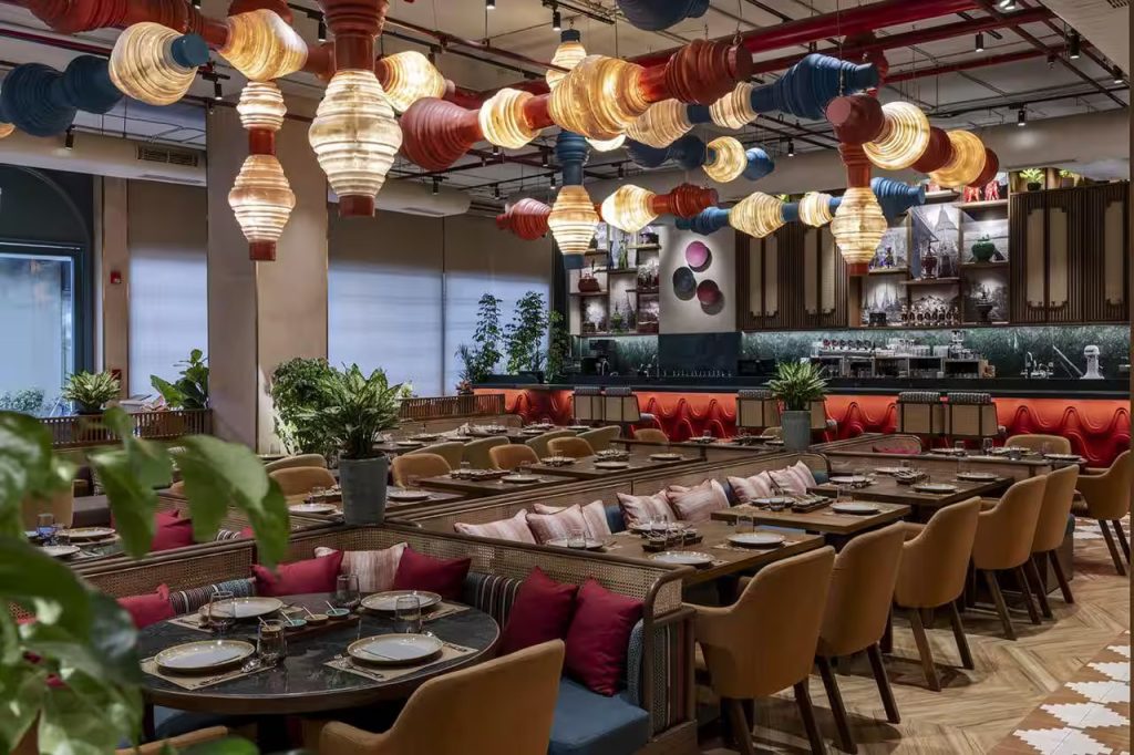 Klub Hermis, Sector 60