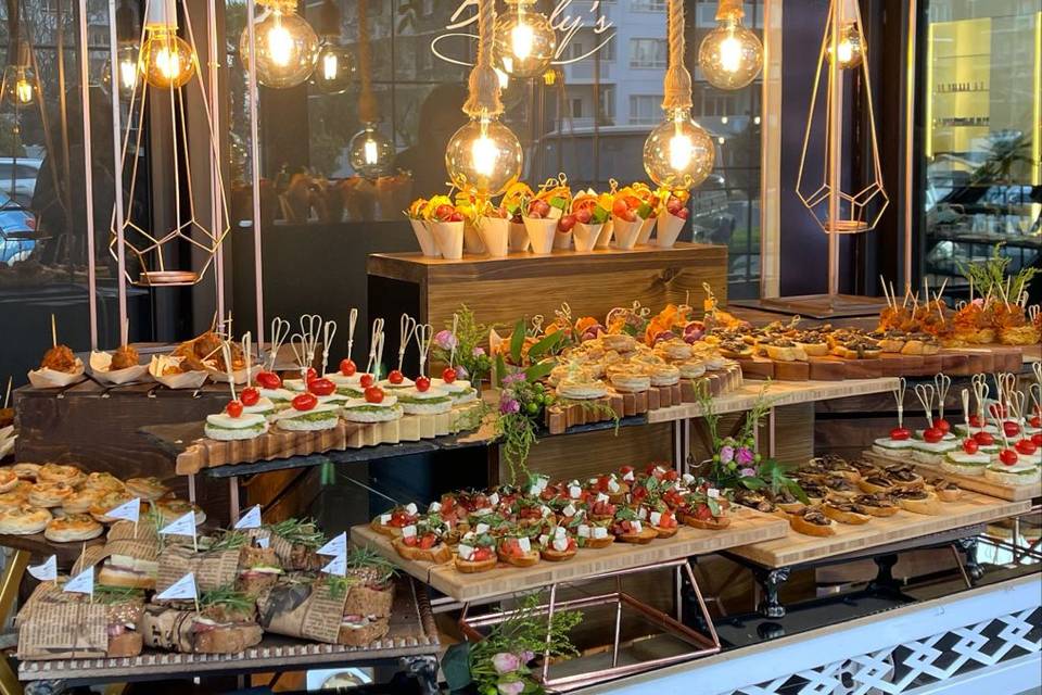  Curated Catering By Design