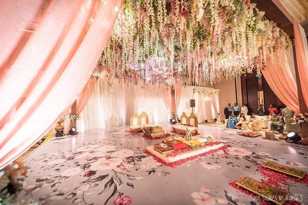 Minimal & Modern Mandap