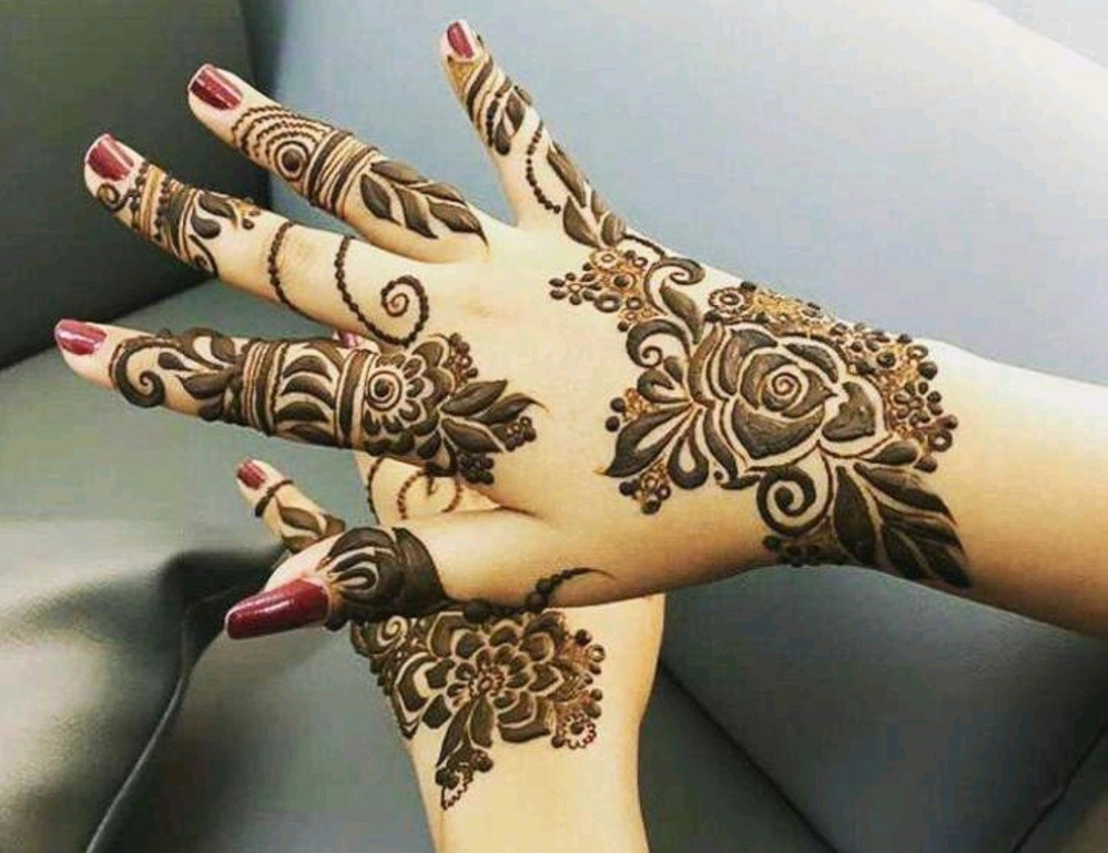 Minimalist Mehndi
