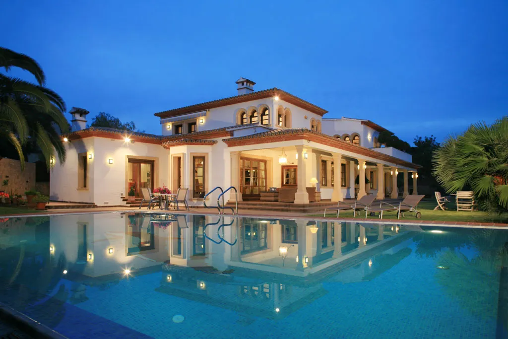 Seasonal Events: Best Times to Book Villas in Gurgaon
