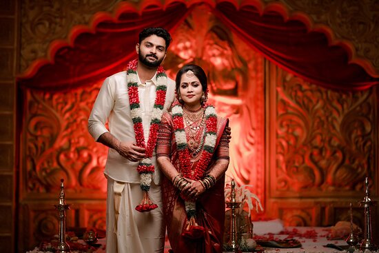 Questions Couples Should Ask Before Booking a Photographer