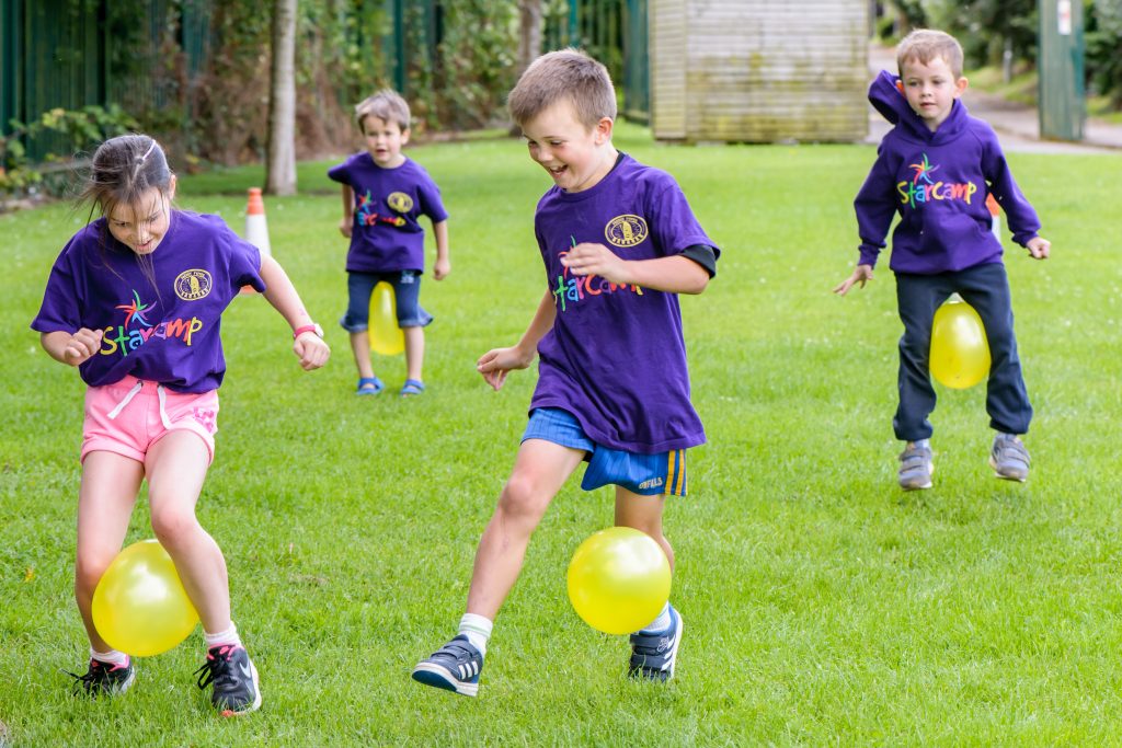 balloon race in kids birthday
