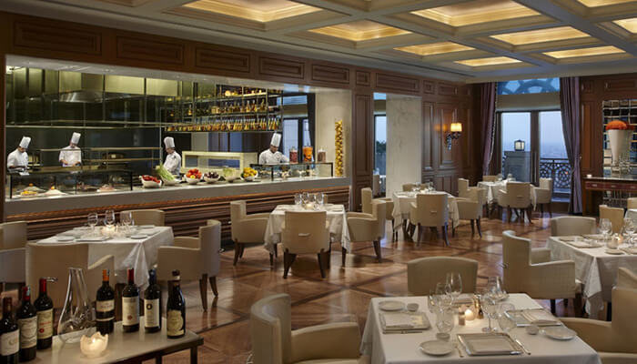 Le Cirque - Romantic Places in Delhi