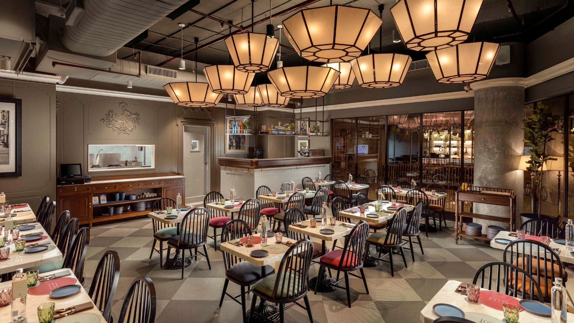 Best Restaurants in Delhi to Celebrate 15th August with Family