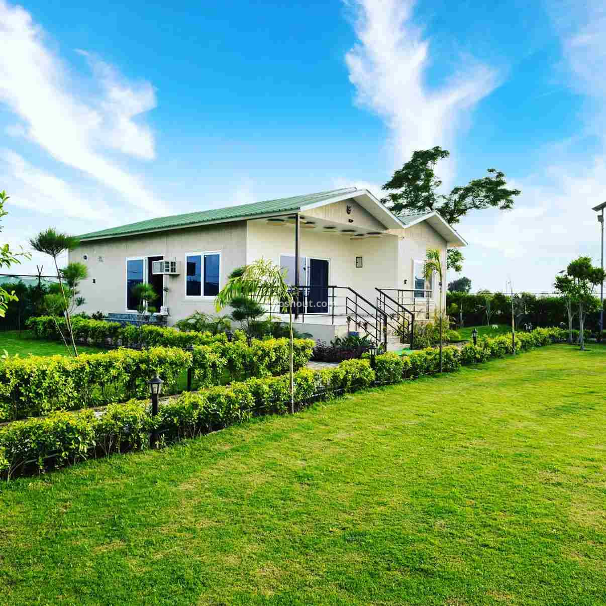 Farmhouse 6655 best for small party