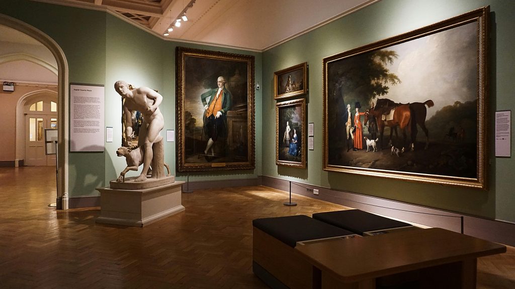 Attend a Nighttime Art Exhibition