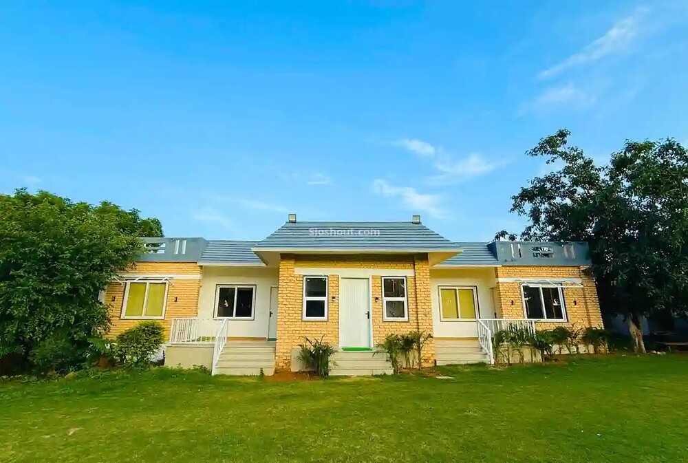 Farmhouse 5465 – The Party Favourite
