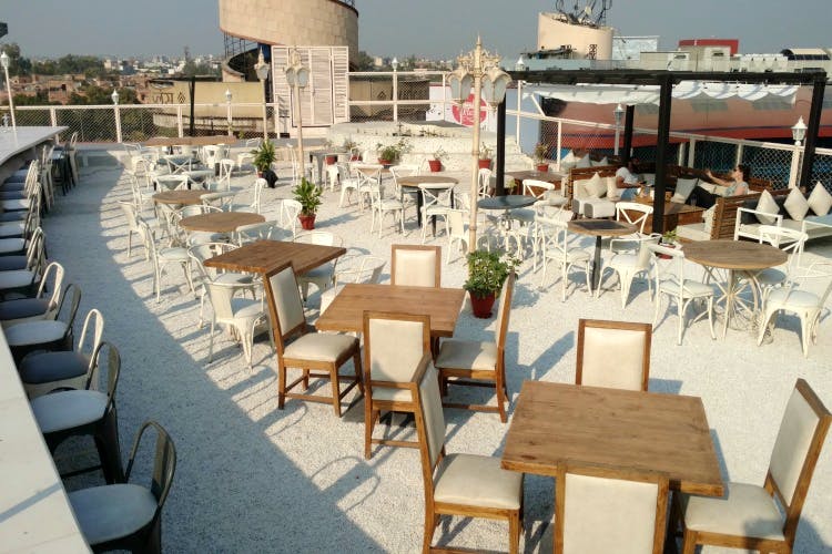 Sky Waltz – Rooftop Bliss