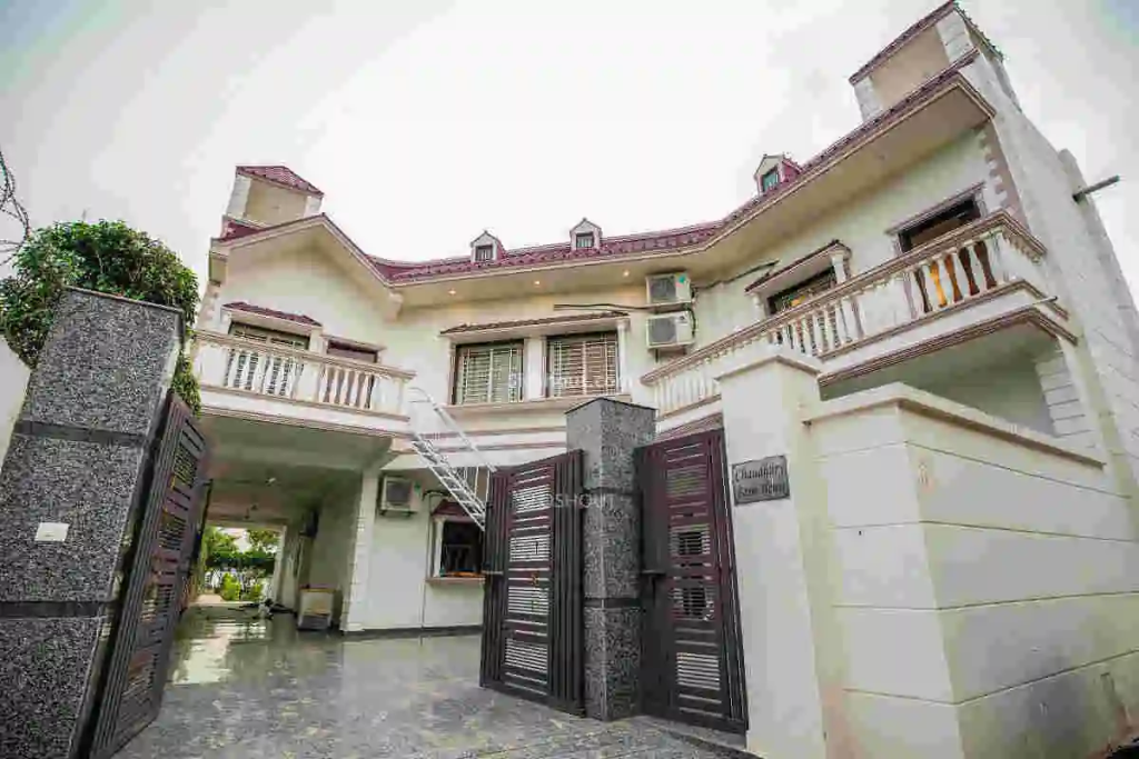 Golden Leaf Resort – Classy, Comfortable & Versatile