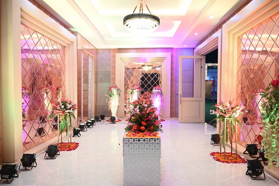 Signature Banquet & Party Lawn