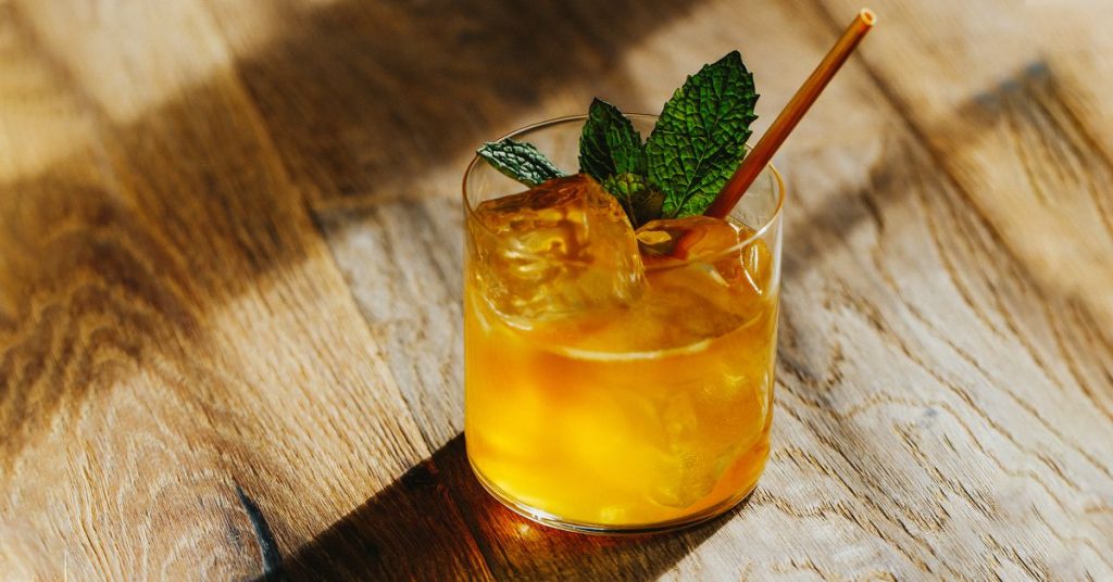 Whiskey Smash Cocktail Drink